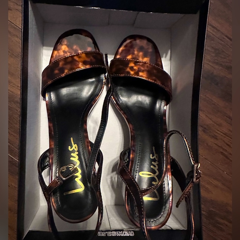 Lulu's Tortoiseshell Heels - Picture 2 of 3